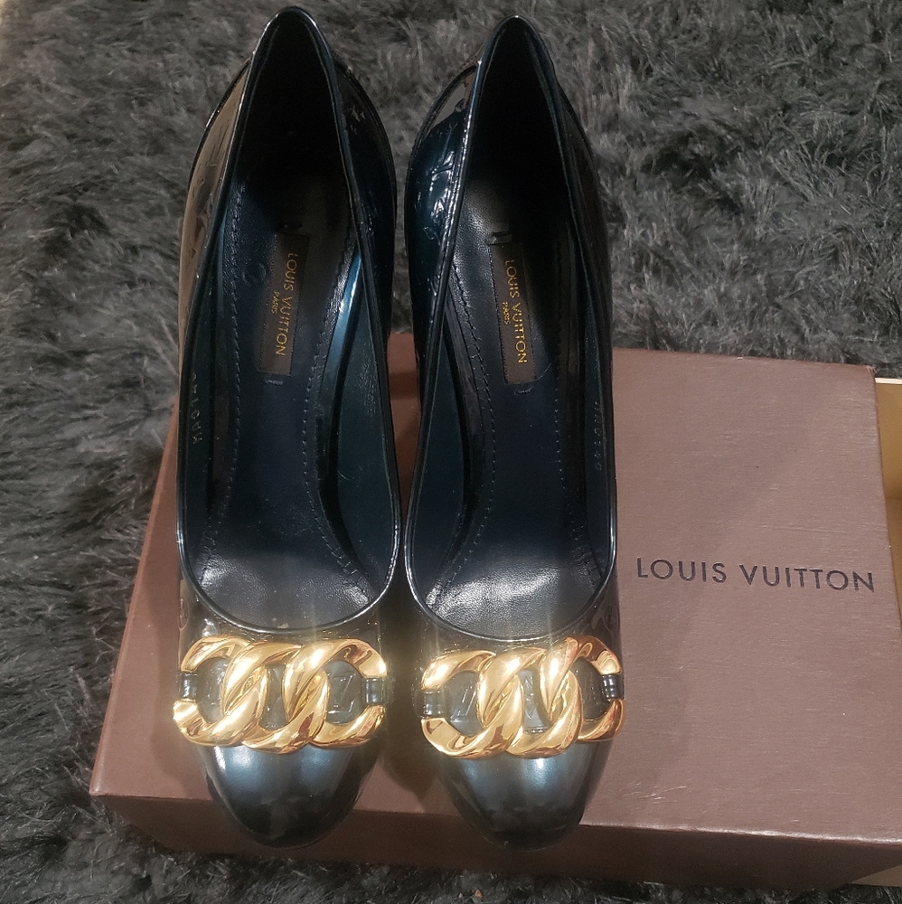Louis Vuitton Shoes - Picture 3 of 7